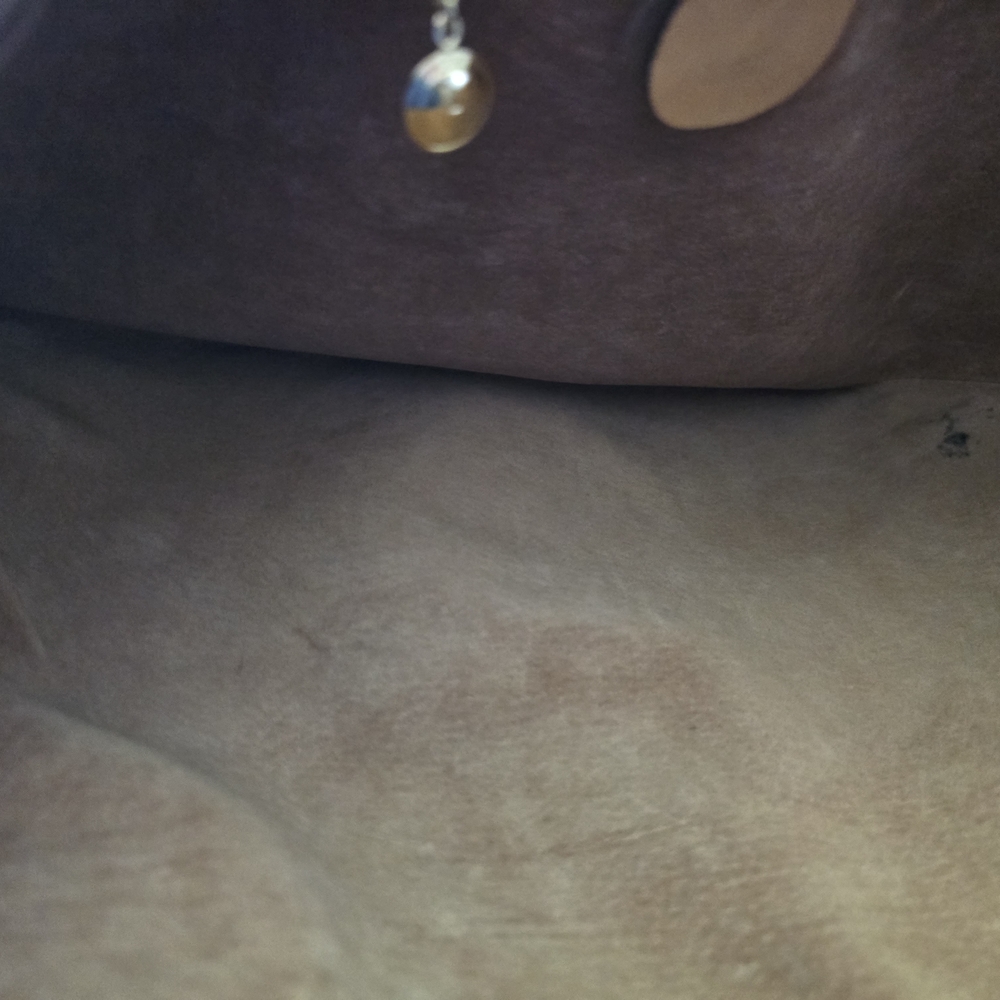 Gucci Tan Leather Shoulder Bag with Structured Design - Picture 6 of 7